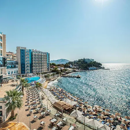 Charisma De Luxe Hotel 5*