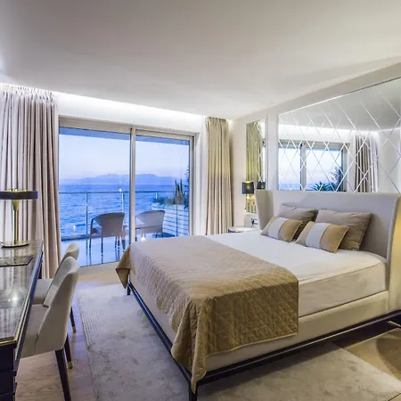 Ξενοδοχείο Charisma De Luxe 5*
