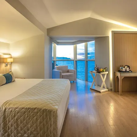 Charisma De Luxe 5* Κουσάντασι