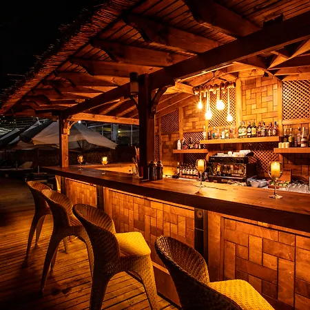 Charisma De Luxe Hotel