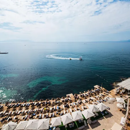 Hotel Charisma De Luxe