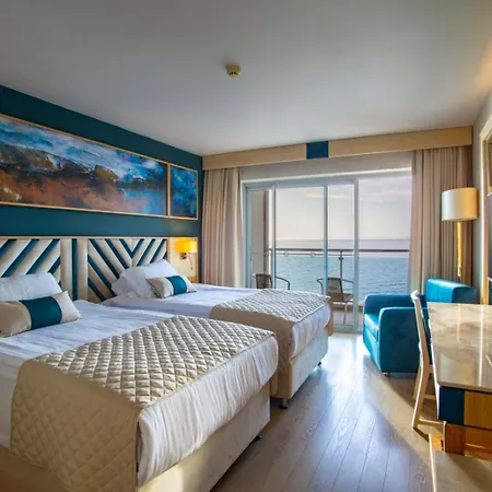 Hotel Charisma De Luxe