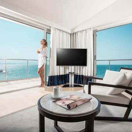 Hotel Charisma De Luxe