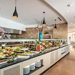 Charisma De Luxe Hotel