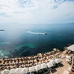 Hotel Charisma De Luxe