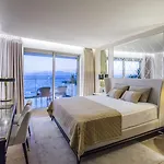 Hotel Charisma De Luxe 5*