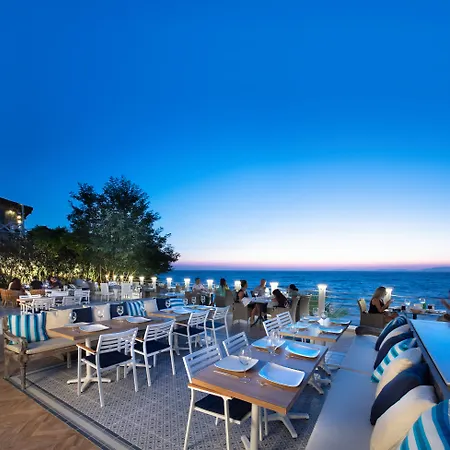 Charisma De Luxe Hotel 5*