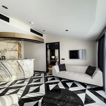 Hotel Charisma De Luxe