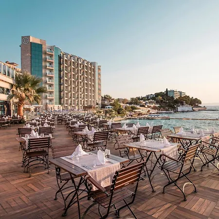 Hotel Charisma De Luxe