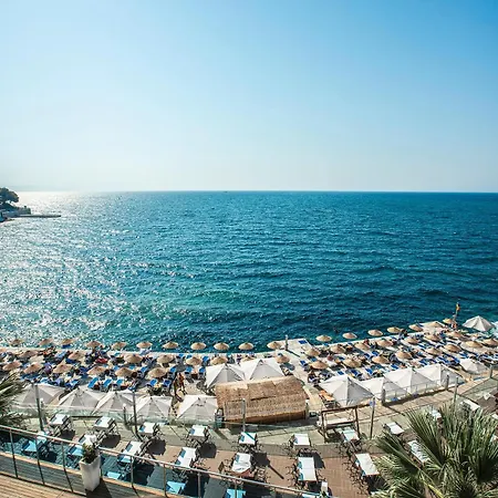 Hotel Charisma De Luxe