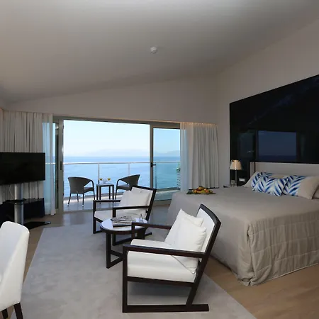 מלון Charisma De Luxe 5*