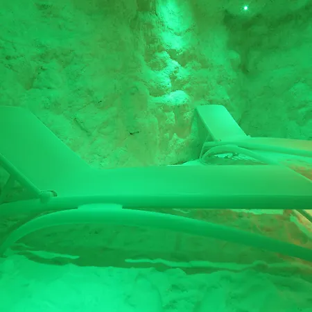 Charisma De Luxe Hotel