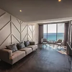 Charisma De Luxe