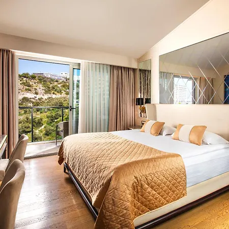 Charisma De Luxe 5*